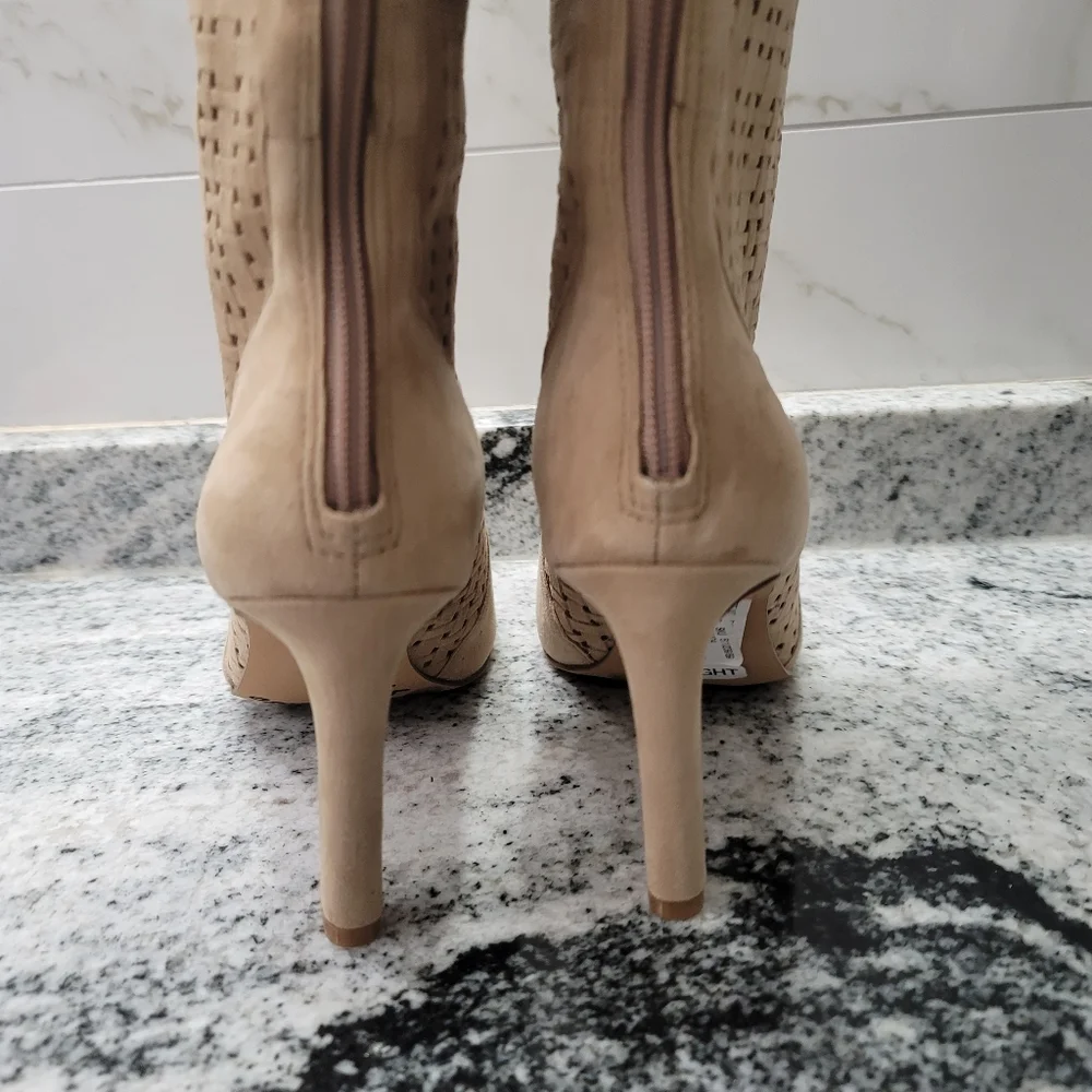 VINCE CAMUTO SHELRICA  OPEN  TOES WOVEN BOOT - Picture 7 of 12